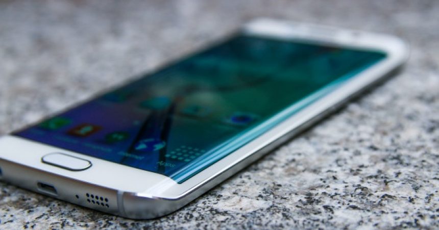 A Review of the Samsung Galaxy S6 Edge: Samsung’s new edge features
