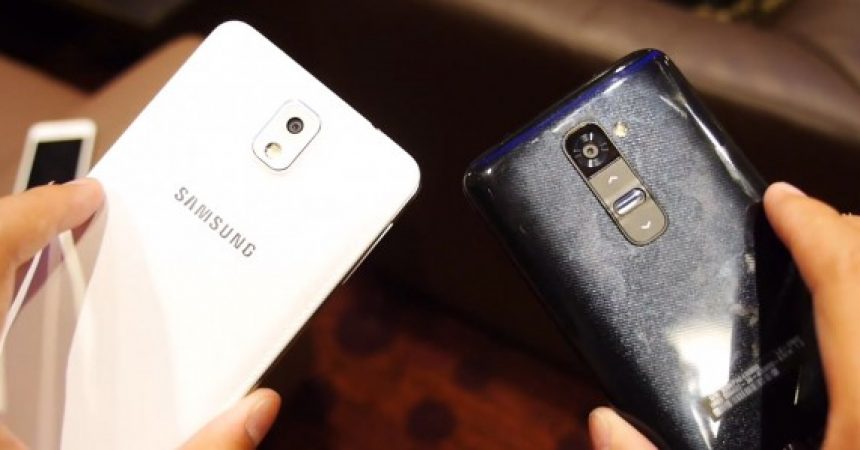 A Look At the Galaxy Note 3 vs LG G2 vs Xperia Z1 vs Xperia Z Ultra